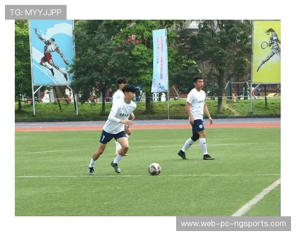 成都蓉城鏖战绿茵赛场豪强争锋点燃激情足球之夜