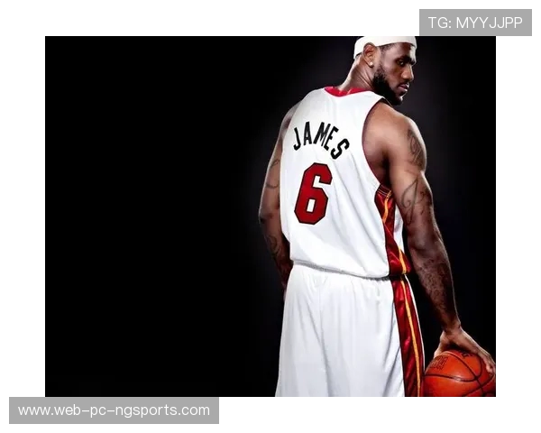 比尔拉塞尔的传奇人生与篮球精神在历史长河中的辉煌影响