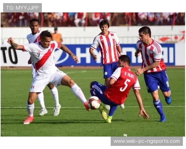 国际赛荷兰与秘鲁激战成和精彩进球回顾与分析